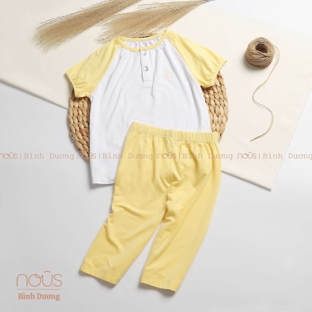 Bộ quần áo trẻ em nous kids bé gái trắng vàng có họa tiết 2 đến 5 tuổi Nous Bình Dương - SPE01247