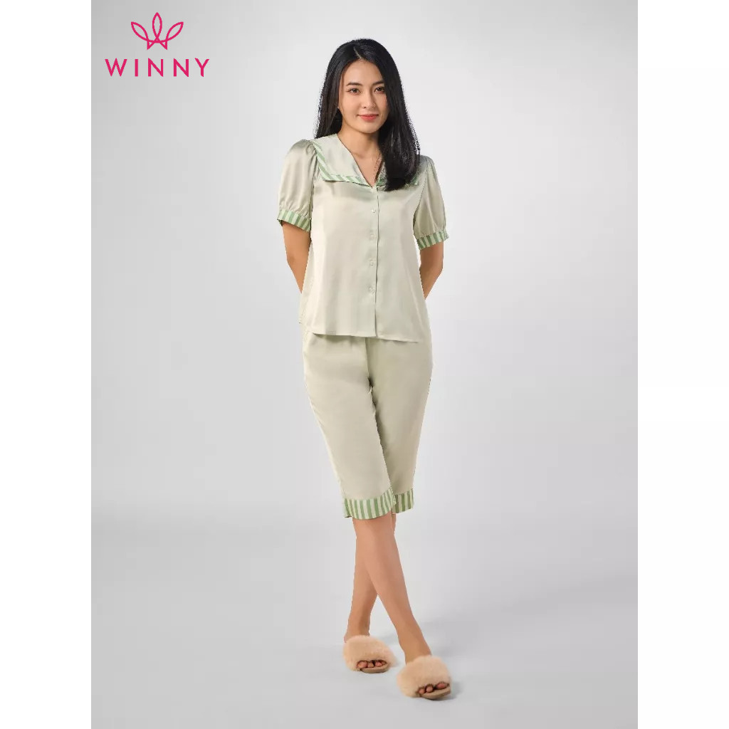 Bộ Mặc Nhà Nữ WINNY Đồ Ngủ Kiểu Tay Cộc Quần Ngố Chất Lụa Sateen Mềm 1MNSA23137N