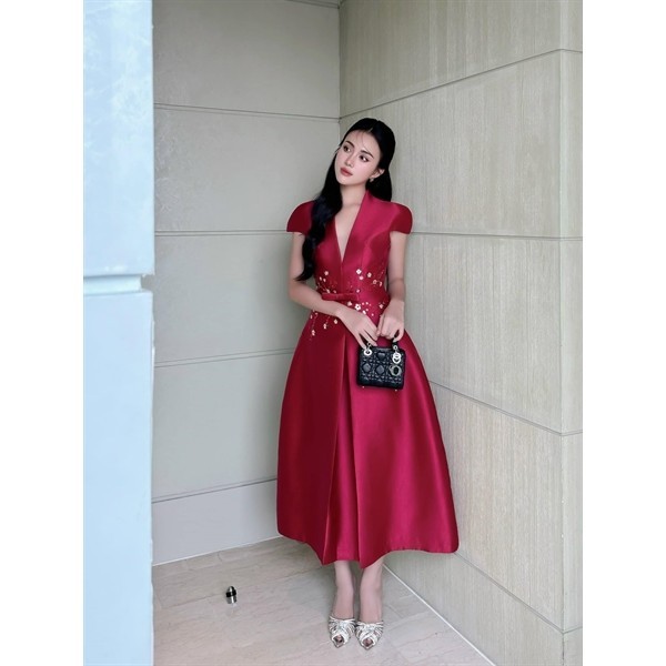 ĐẦM DÀI KẾT HOA MAI
