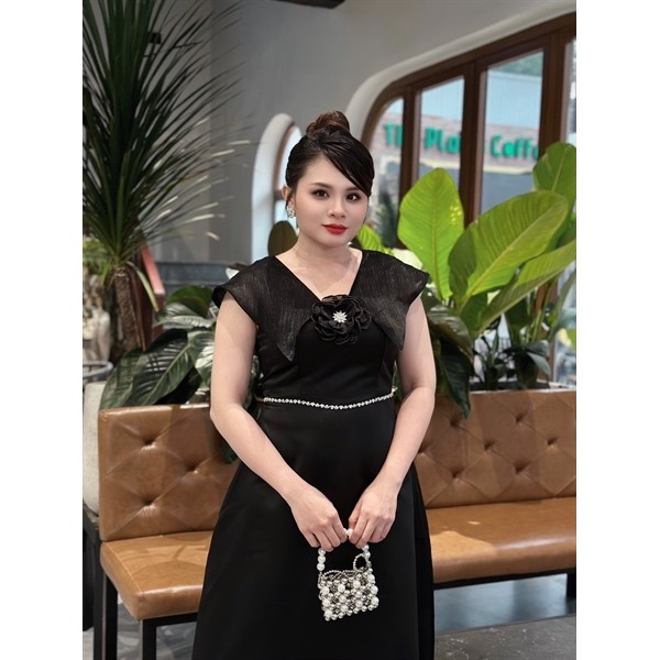 ĐẦM CỔ HOA ĐÁ EO