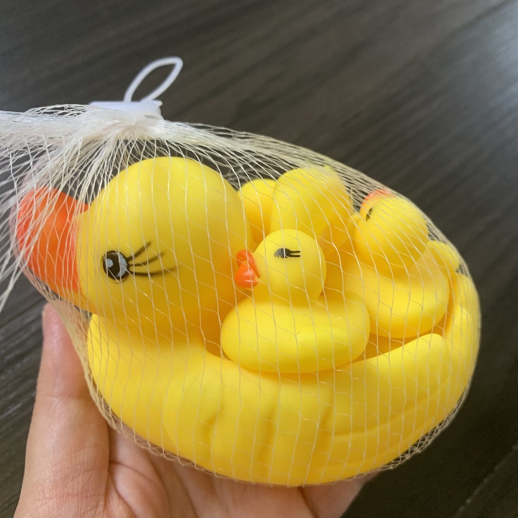 Đồ chơi đàn vịt thả bồn tắm bóp kêu cho bé (1 vịt mẹ và 3 chú vịt con)