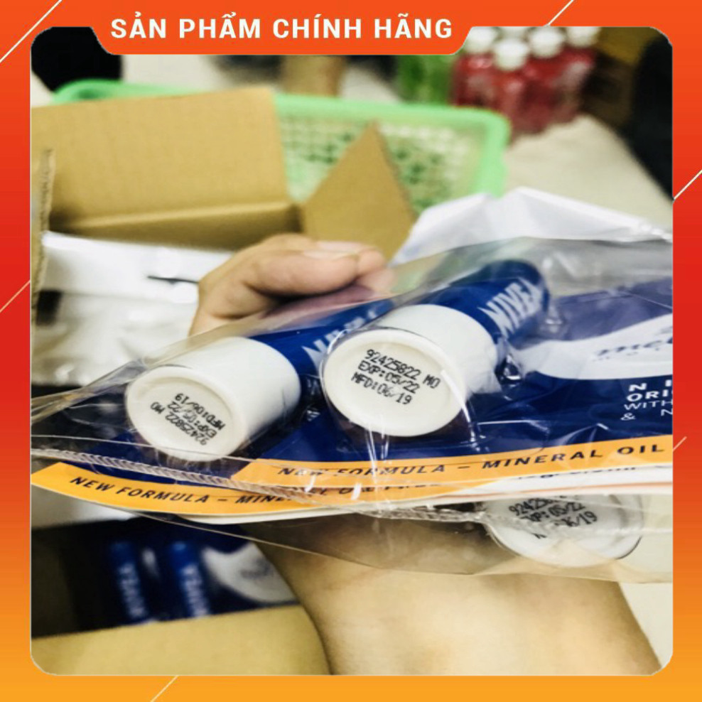 {Chính hãng} Son Dưỡng Ẩm Môi Hương Cherry Shine Nivea (4.8g)