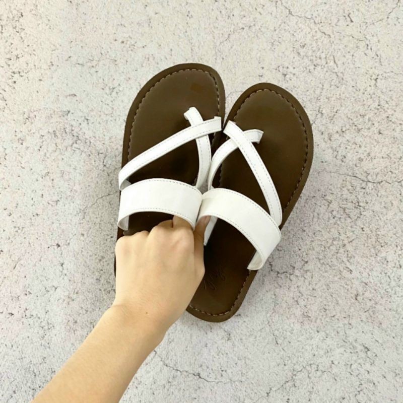 dép nữ xỏ ngón quai chéo a2