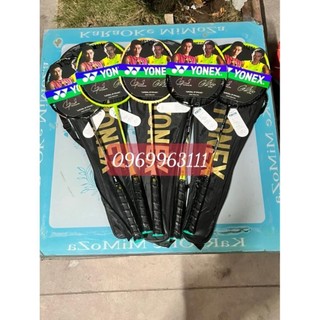 Vợt Cầu Lông YONEX 1 chiếc ( Màu Ngẫu Nhiên )