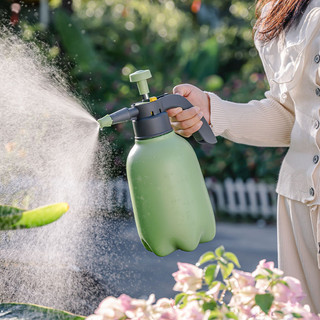 Bình xịt phun nước bằng khí nén