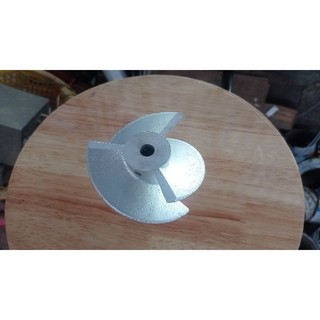cánh phản lực nước 100 mm .
