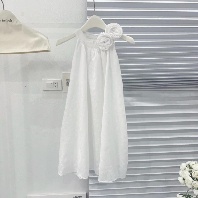 [ HOT ] Váy Hoa Thêu Linen Cổ Yếm Kèm Hoa Dáng Suông Hàng 2 Lớp Siêu Xinh V13 | BigBuy360 - bigbuy360.vn