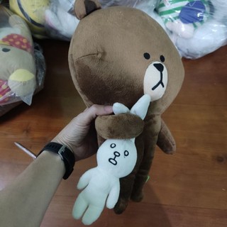 Thú bông Line - Gấu Brown ôm thỏ Cony