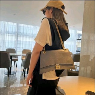 Túi hồng dáng vuông
