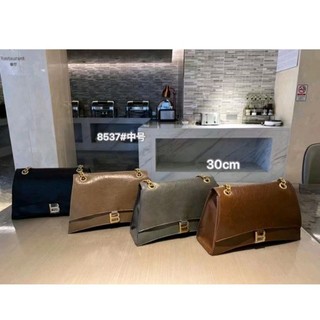 Túi hồng dáng vuông  ( size  30-còn ảnh đầu)