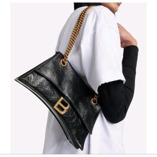 Túi hồng dáng vuông  ( size  30-còn ảnh đầu)