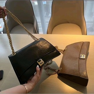 Túi hồng dáng vuông  ( size  30-còn ảnh đầu)