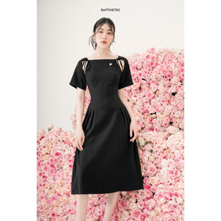 RẬP - Đầm Đen Cổ Vuông Hở Vai Eo Xếp Ly - DARLING 03