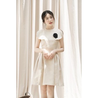 RẬP - Đầm Kem Tay Cánh Bướm Cài Hoa Đen - NUDE 02