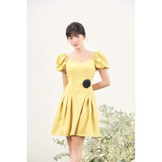 RẬP - Đầm Vàng Cổ Tim Tay Phồng Tùng Xếp Ly - MAY 06