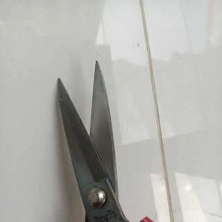 kéo làm cá, cắt gà cán đỏ