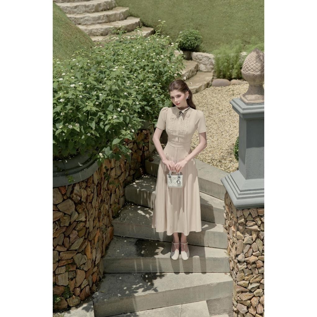 Váy Đầm Nữ Dáng Dài Cổ Điển SOLEIL ROOM Váy Liền Xếp Ly Xòe Thanh Lịch TOCHIE DRESS (Tặng kèm đai lưng) | BigBuy360 - bigbuy360.vn