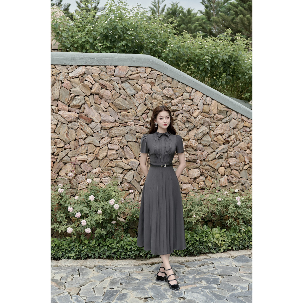 Váy Đầm Nữ Dáng Dài Cổ Điển SOLEIL ROOM Váy Liền Xếp Ly Xòe Thanh Lịch TOCHIE DRESS (Tặng kèm đai lưng) | BigBuy360 - bigbuy360.vn