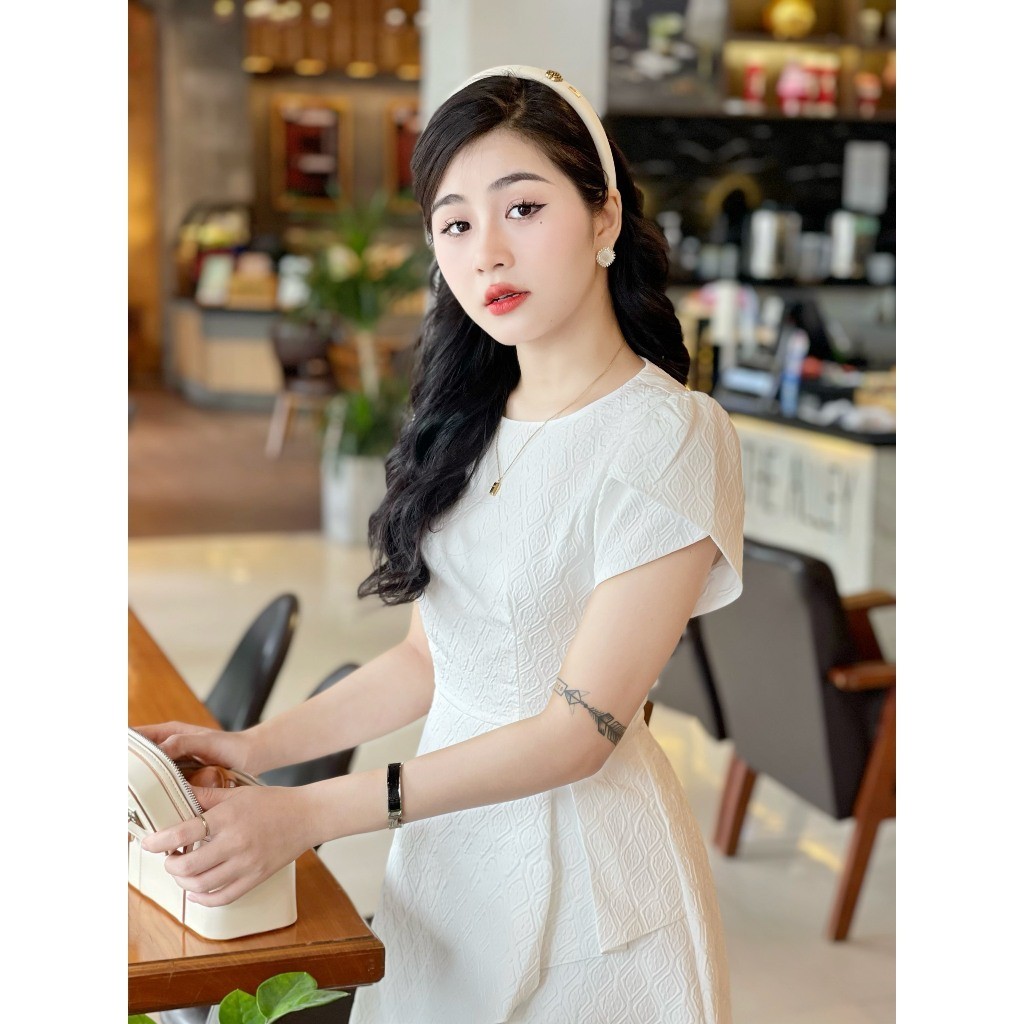 Váy xòe cổ tròn nhúm vai vạt chéo xốp lụa cao cấp Evalover | BigBuy360 - bigbuy360.vn