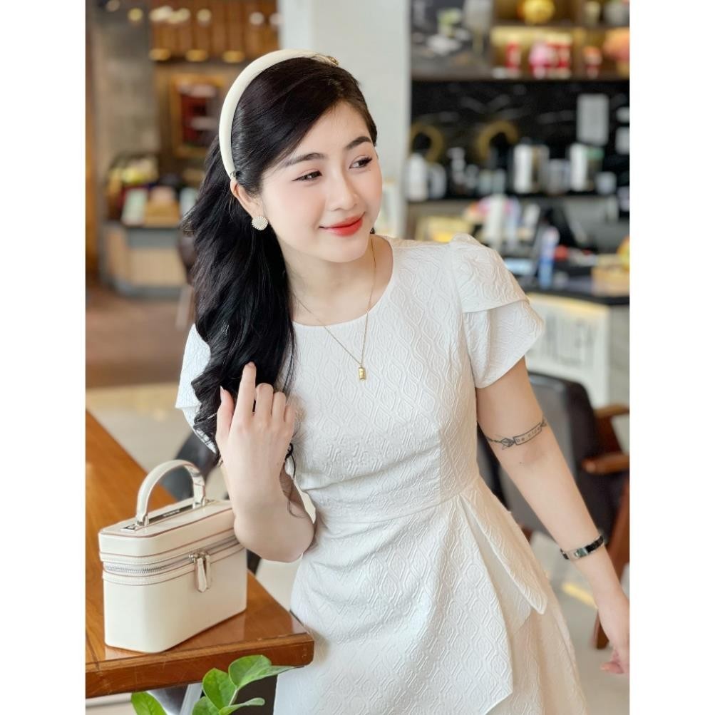 Váy xòe cổ tròn nhúm vai vạt chéo xốp lụa cao cấp Evalover | BigBuy360 - bigbuy360.vn