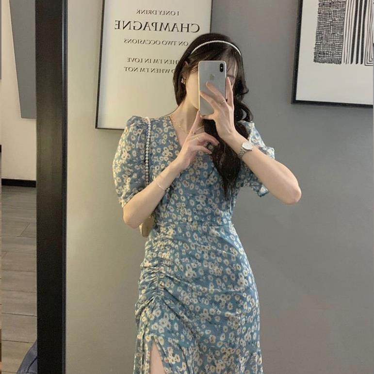 Váy hoa nhí xanh mát cổ V xẻ tà dành cho mùa hè | BigBuy360 - bigbuy360.vn