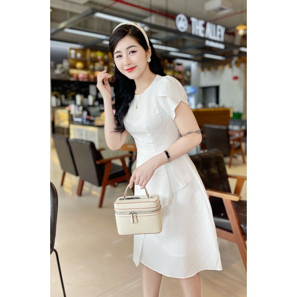 Váy xòe cổ tròn nhúm vai vạt chéo xốp lụa cao cấp Evalover | BigBuy360 - bigbuy360.vn