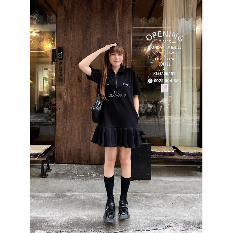 Váy polo nữ dáng suông "UNTOUCHABLE LOVE" vải cotton tự nhiên cao cấp thoáng mát cổ polo kéo khoá có size S M | BigBuy360 - bigbuy360.vn