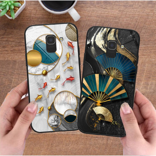 Ốp lưng kính cường lực Samsung J6 2018 / J6 Plus / J8 / J6+ bộ hình 3D nghệ thuật mạ vàng sang trọng .