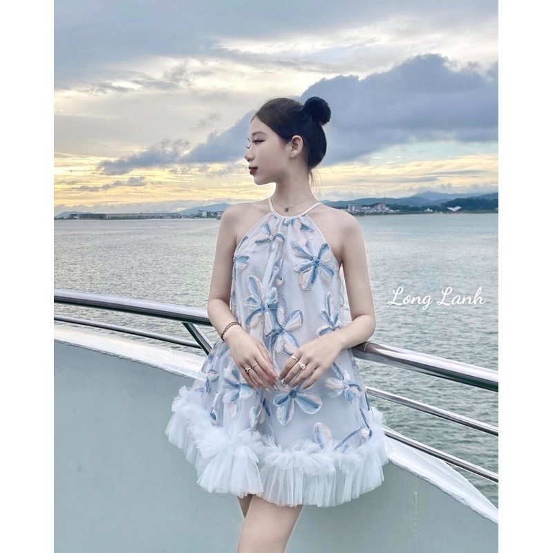 váy cổ yếm phối chân váy tua