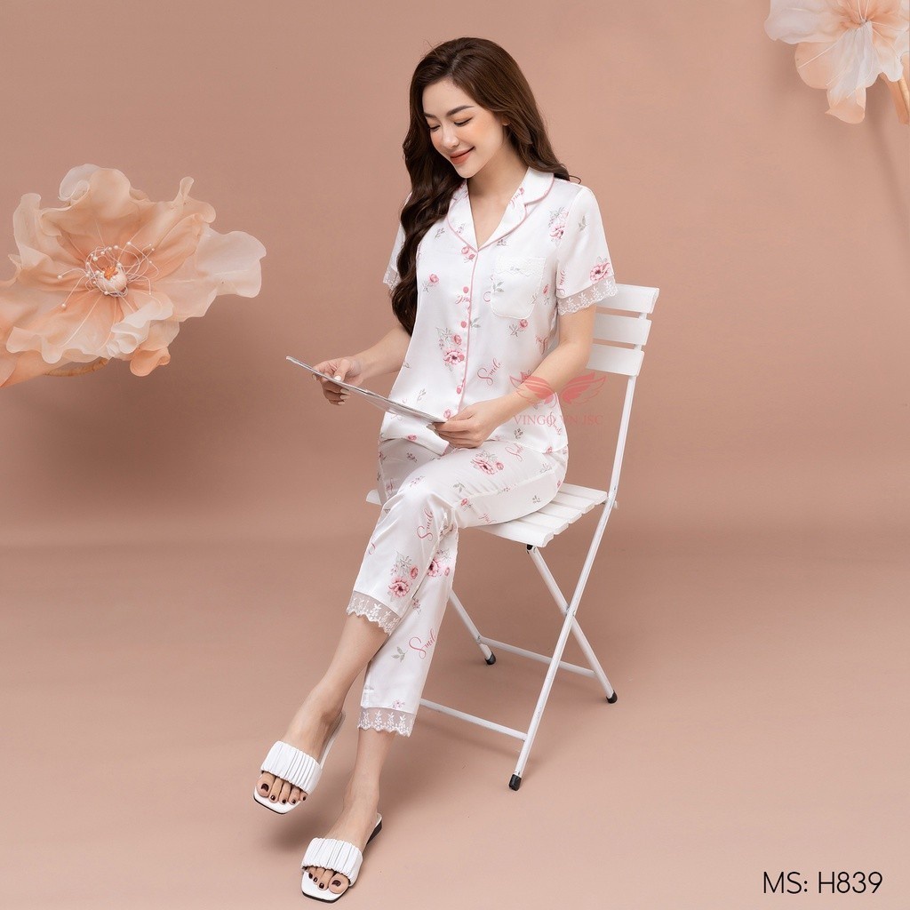 Đồ bộ nữ pijama mặc nhà lụa cao cấp Thu Đông VINGO tay ngắn quần dài phối ren màu trắng họa tiết thanh lịch H839 VNGO