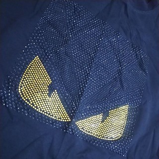 Áo thun crop top đính đá