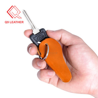 Móc khóa xe da bò thật Q9 Leather MK02 màu xanh lá, thiết kế đơn giản tinh tế sang trọng