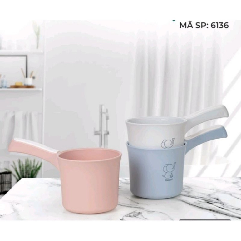 Gáo múc nước nhựa sâu HOKORI cao cấp 6136