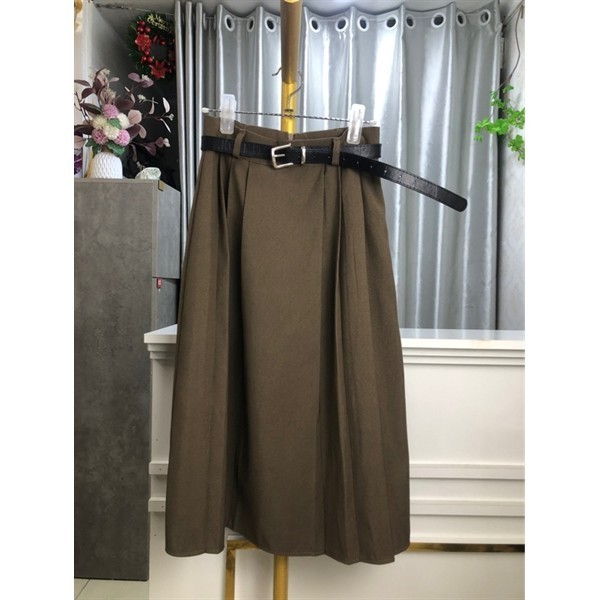 Chân váy xếp ly kèm đai