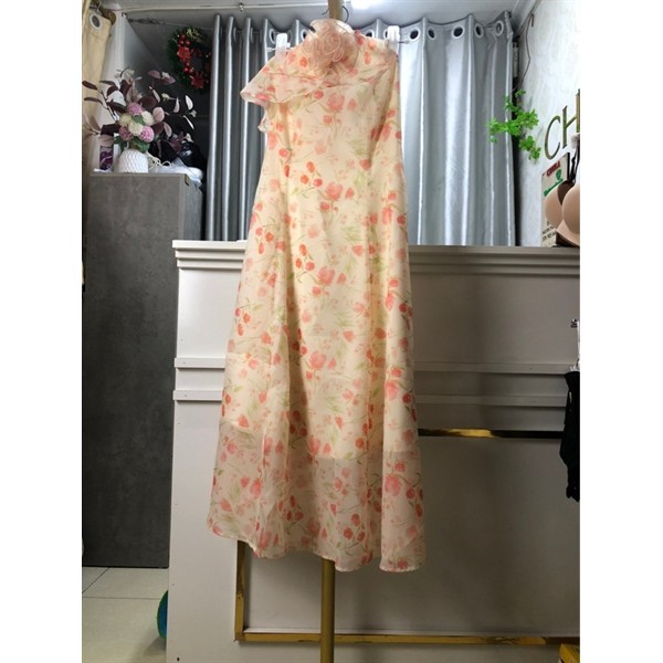 Váy tơ hoa cổ yếm
