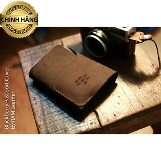 Bao da điện thoại BB Passport (da bò thật ) .