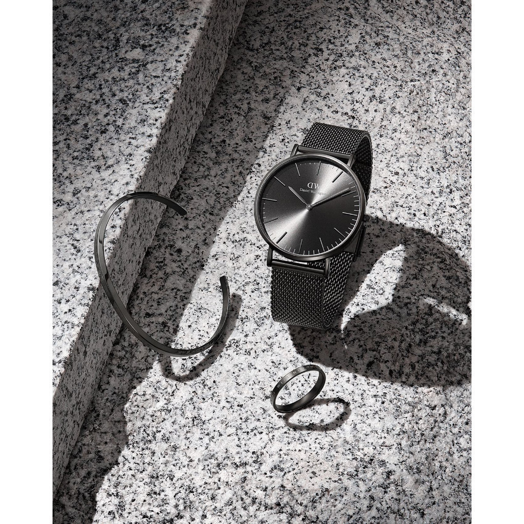 Vòng tay Classic Bracelet Anthracite Grey Small Daniel Wellington màu Xám Đậm