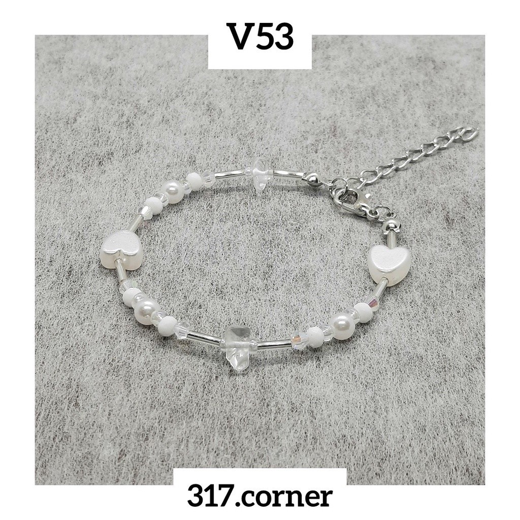 Vòng tay hạt cườm charm trái tim phối đá vụn - V53 - 317.corner
