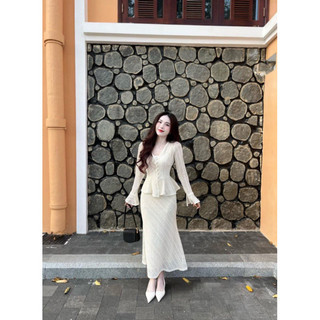 Set bộ trắng thanh lịch chân váy đuôi cá !