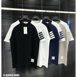Áo Phông Thom Browne 4 Sọc Phối Vai Thiết Kế Nam Nữ Mặc Thoải Mái, Áo Thun Thom Unisex New Hot Trend 2024 AT015