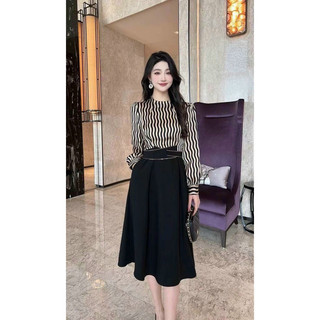 HÀNG NHẬP - THIẾT KẾ )  VÁY ĐẦM DÁNG XOÈ - EO VIỀN MẠ VÀNG ĐẮP CHÉO CÁCH ĐIỆU (CC 5002724 )