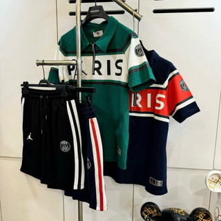 Bộ Thể Thao Nam Cộc Tay Mặc Hè Cổ Bẻ In Sọc Vạch Đỏ In Chữ Paris Logo Tay Phối Khoá Zip Dọc Cổ Siêu Cấp HOT 2024
