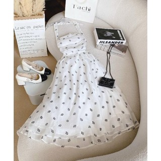 ĐẦM MIDI TRẮNG NỀN HOA ĐEN CỔ YẾM