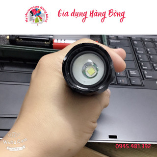 Đèn pin siêu sáng chiếu xa đến 300m