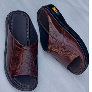 dép da bò trung tuổi đế cao 3.5cm đến 4cm .siêu nhẹ chất da bò mềm .