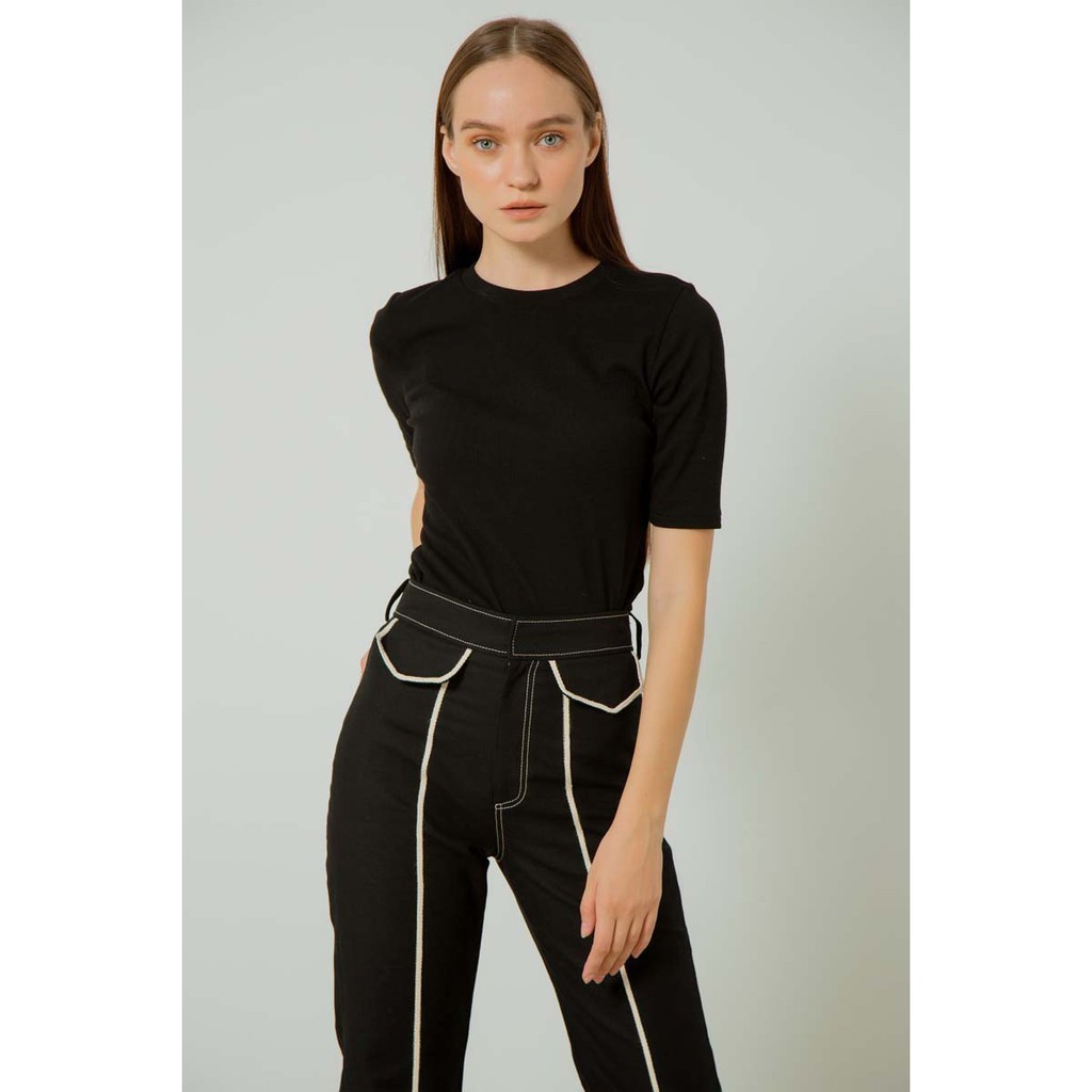 COCOSIN - Áo Đen Cổ Lọ Basic