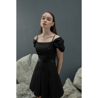 COCO SIN - Đầm Trẹt Vai Đen Viền Da