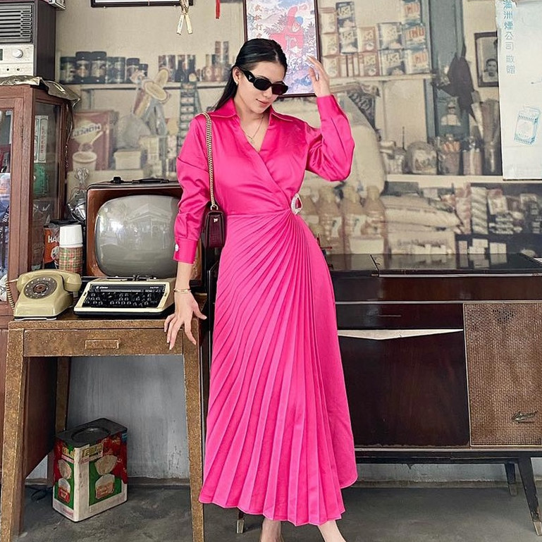 COCO SIN - Đầm Sơ Mi Phi Lụa Hồng Đính Đá