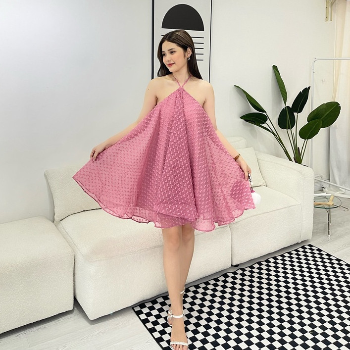 COCO SIN - Đầm Hồng Đính Hoa Cổ Yếm
