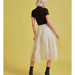 COCO SIN - Chân Váy Dài Trắng Kem Ruffle